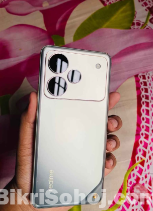 Realme p4